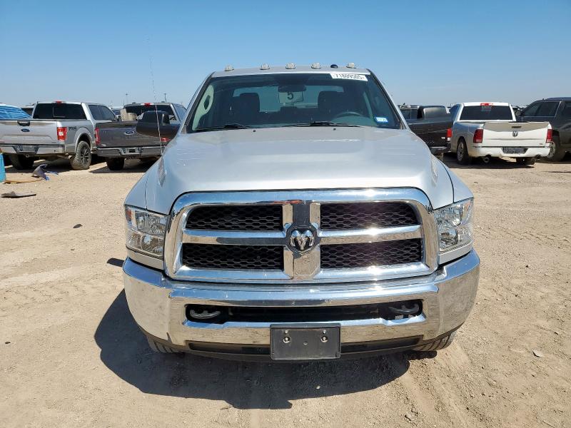 3C6UR5CJ7JG326066 - 2018 RAM 2500 ST Weiß Foto 5