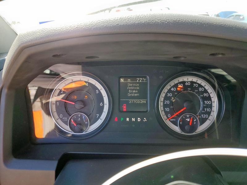 3C6UR5CJ7JG326066 - 2018 RAM 2500 ST Weiß Foto 9