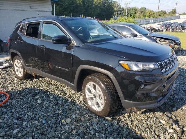 3C4NJDBN2ST548851 - 2025 JEEP COMPASS LATITUDE BLACK photo 4