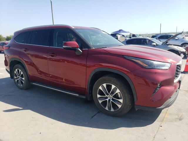 5TDGZRAH0NS558898 - 2022 TOYOTA HIGHLANDER XLE Qırmızı foto 4
