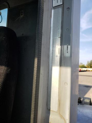 1FUYNMDB8YLG16218 - 2000 FREIGHTLINER CONVENTION FLC112 WHITE photo 10