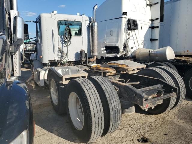 1FUYNMDB8YLG16218 - 2000 FREIGHTLINER CONVENTION FLC112 WHITE photo 3