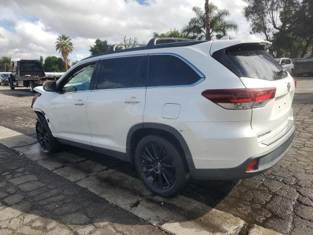5TDKZRFH8KS340626 - 2019 TOYOTA HIGHLANDER SE WHITE photo 2