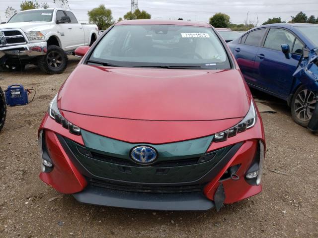 JTDKARFP8J3070781 - 2018 TOYOTA PRIUS PRIM RED photo 5