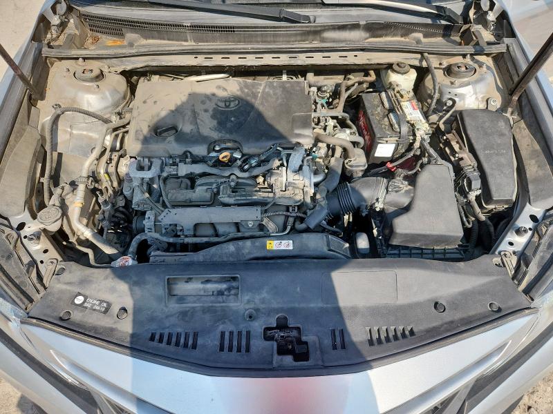 4T1B11HK8JU118305 - 2018 TOYOTA CAMRY L 银色 照片 11