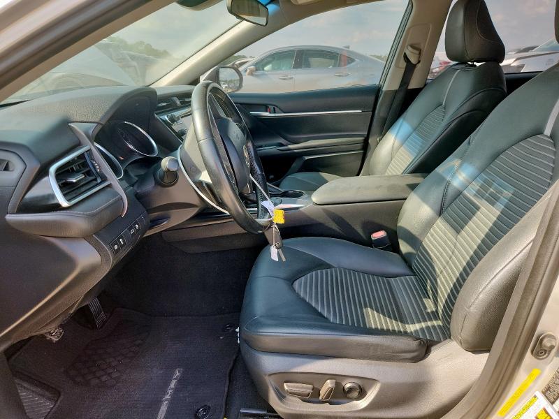 4T1B11HK8JU118305 - 2018 TOYOTA CAMRY L 银色 照片 7