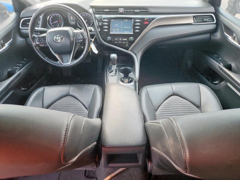 4T1B11HK8JU118305 - 2018 TOYOTA CAMRY L 银色 照片 8