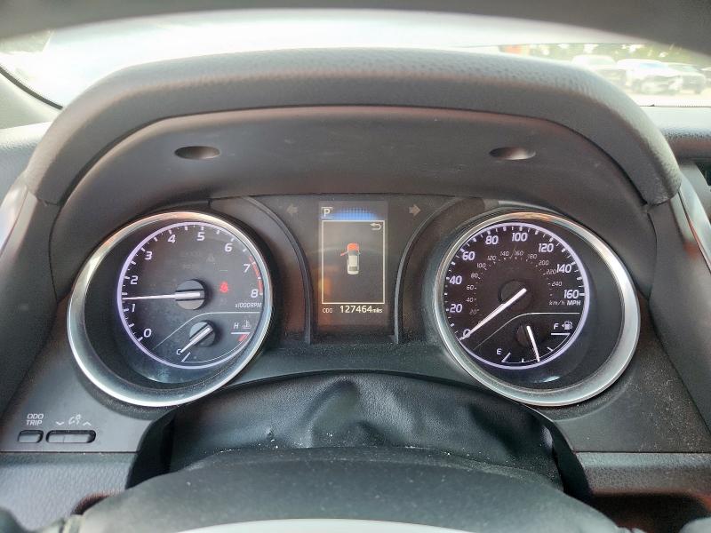 4T1B11HK8JU118305 - 2018 TOYOTA CAMRY L 银色 照片 9