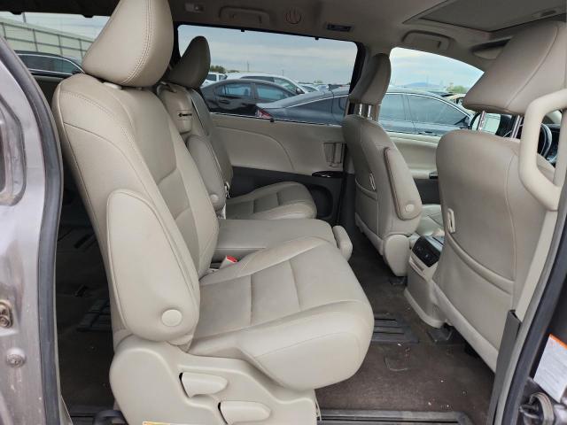 5TDYZ3DC1KS972771 - 2019 TOYOTA SIENNA XLE ნაცრისფერი ფოტო 11