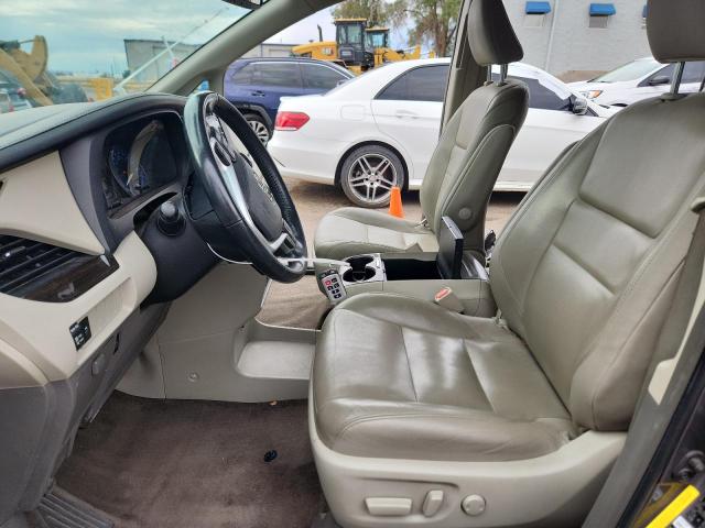 5TDYZ3DC1KS972771 - 2019 TOYOTA SIENNA XLE ნაცრისფერი ფოტო 7