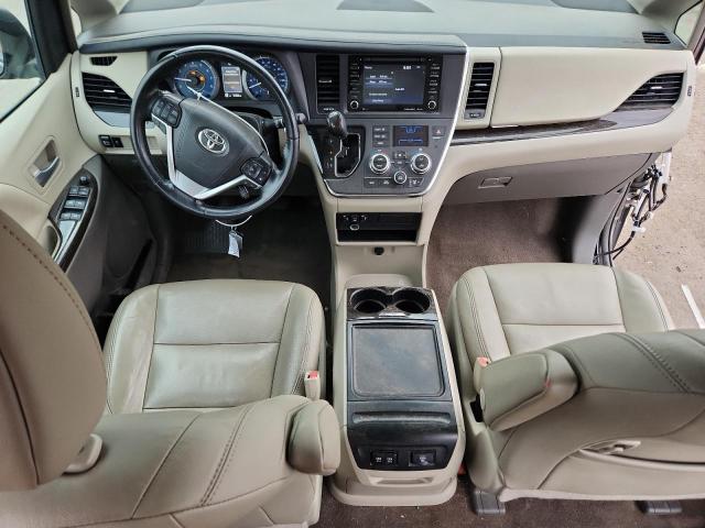 5TDYZ3DC1KS972771 - 2019 TOYOTA SIENNA XLE ნაცრისფერი ფოტო 8