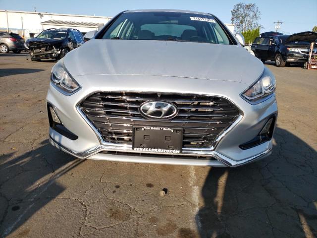 5NPE24AF2JH728028 - 2018 HYUNDAI SONATA SE 银色 照片 5