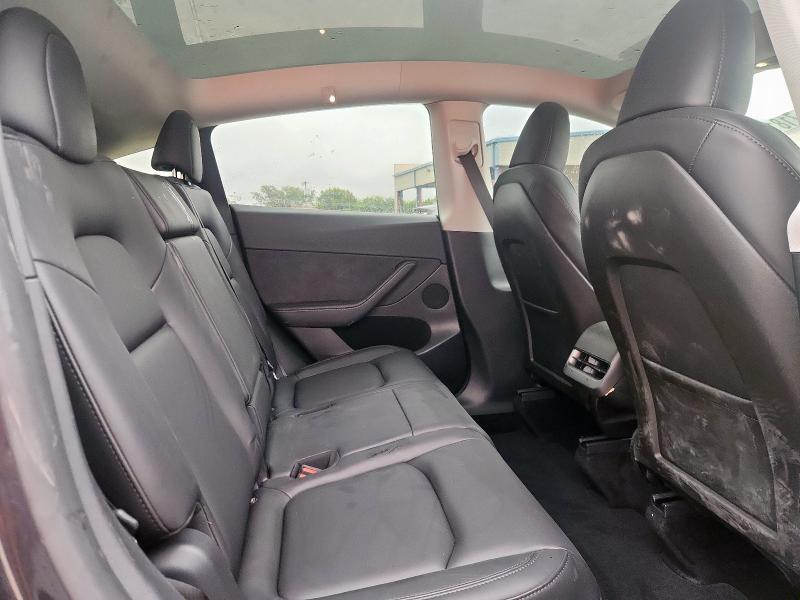 7SAYGAEEXRF084368 - 2024 TESLA MODEL Y CHARCOAL photo 11