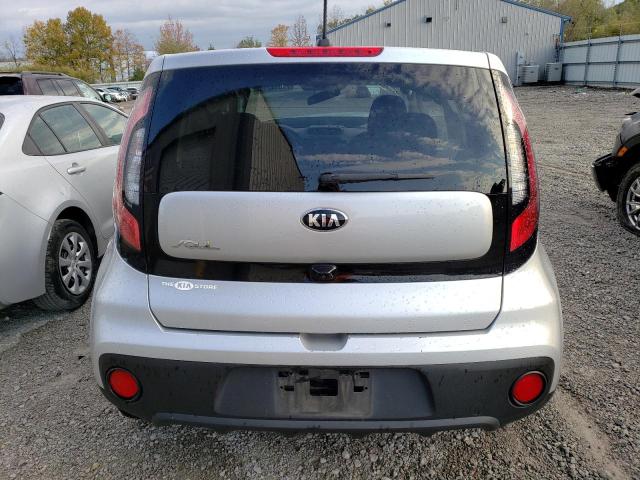 KNDJN2A25K7680764 - 2019 KIA SOUL SILVER photo 6