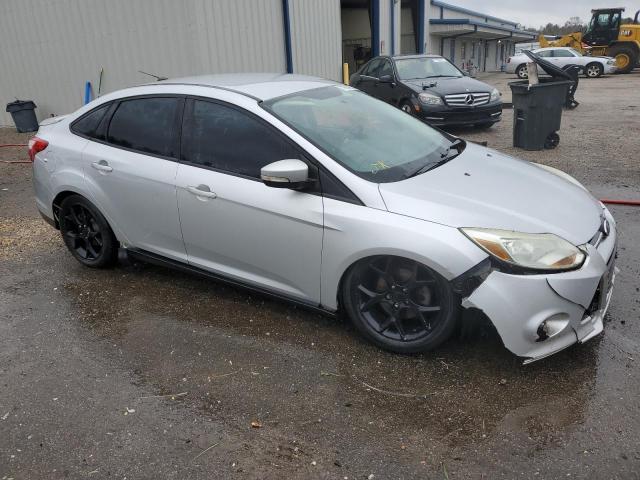 1FADP3F27DL227512 - 2013 FORD FOCUS SE SILVER photo 4