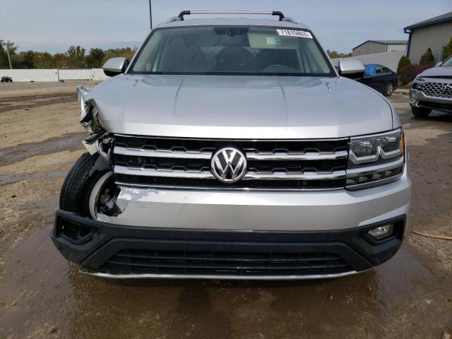 1V2CR2CA7JC516244 - 2018 VOLKSWAGEN ATLAS SE SILVER photo 5