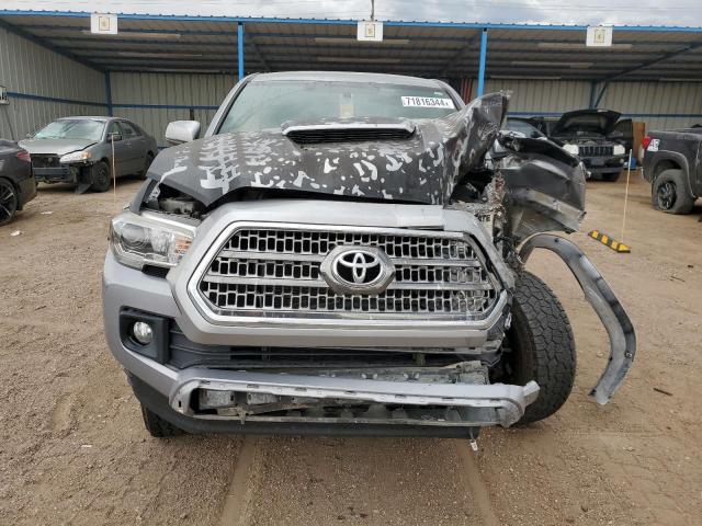 3TMCZ5AN1HM084557 - 2017 TOYOTA TACOMA DOUBLE CAB GRAY photo 5