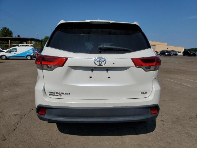 5TDKZRFH0JS530466 - 2018 TOYOTA HIGHLANDER SE WHITE photo 6
