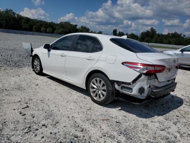 4T1B11HK5JU536840 - 2018 TOYOTA CAMRY L WHITE photo 2