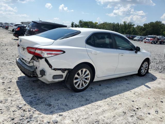 4T1B11HK5JU536840 - 2018 TOYOTA CAMRY L WHITE photo 3