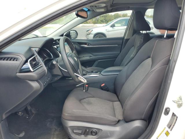 4T1B11HK5JU536840 - 2018 TOYOTA CAMRY L WHITE photo 7