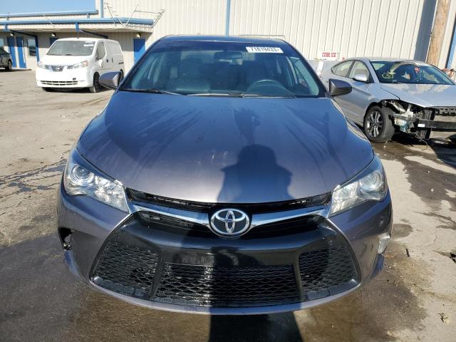 4T1BF1FK1GU258824 - 2016 TOYOTA CAMRY LE GRAY photo 5