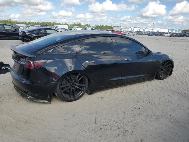5YJ3E1EB1JF078594 - 2018 TESLA MODEL 3 BLACK photo 3