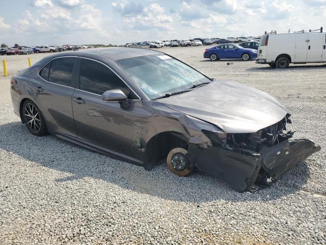 4T1T11AK2NU640075 - 2022 TOYOTA CAMRY SE رمادي صورة 4