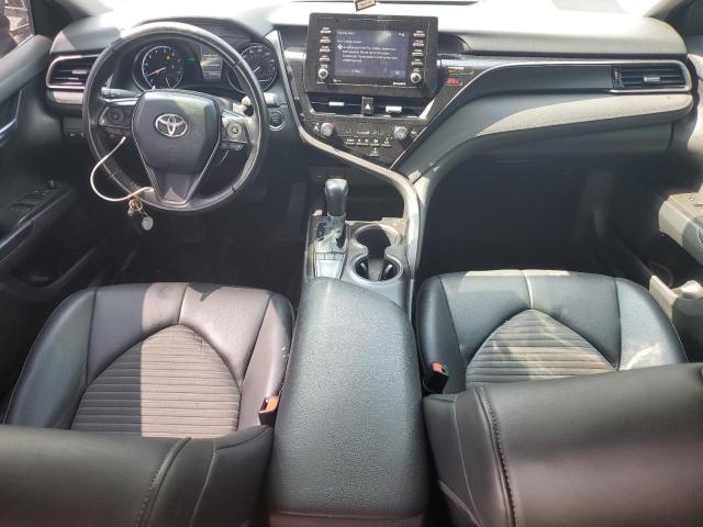 4T1T11AK2NU640075 - 2022 TOYOTA CAMRY SE رمادي صورة 8