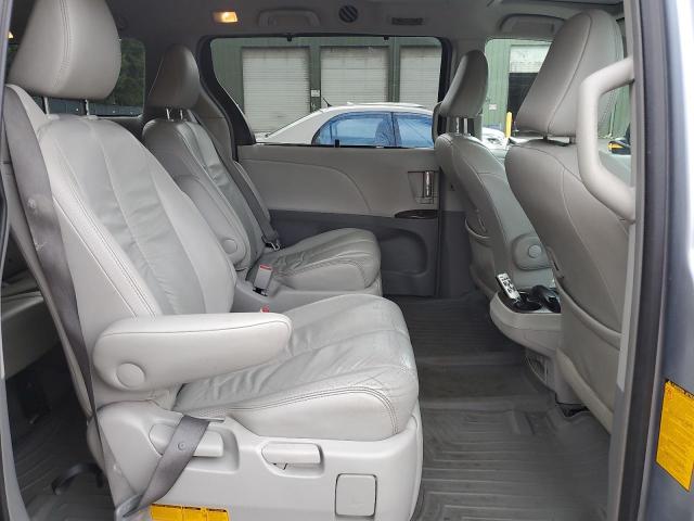 5TDDK3DC9BS014755 - 2011 TOYOTA SIENNA XLE SILVER photo 11