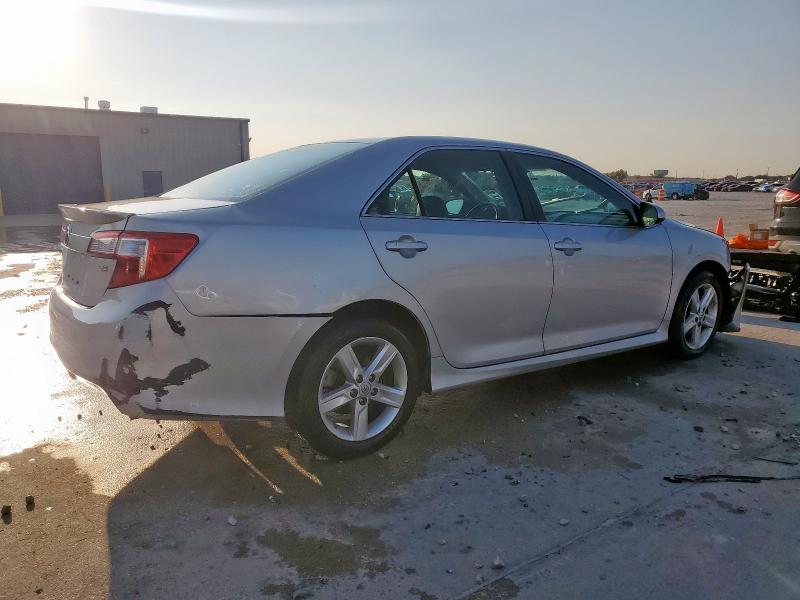 4T1BF1FK8DU294893 - 2013 TOYOTA CAMRY L SILVER photo 3