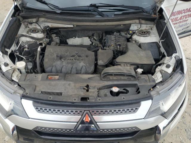 JA4AZ3A30KZ029561 - 2019 MITSUBISHI OUTLANDER SE WHITE photo 12