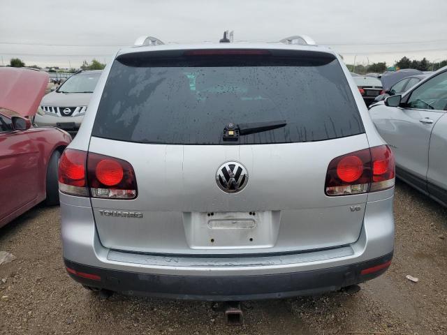 WVGBE77LX9D015562 - 2009 VOLKSWAGEN TOUAREG 2 V6 SILVER photo 6