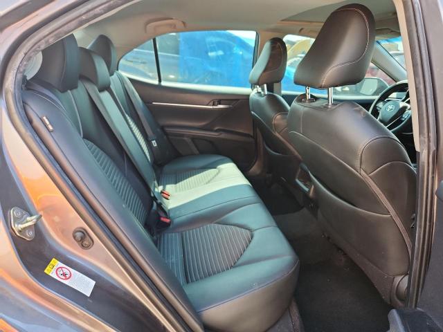 4T1B11HK6JU633710 - 2018 TOYOTA CAMRY L Сұр фото 10