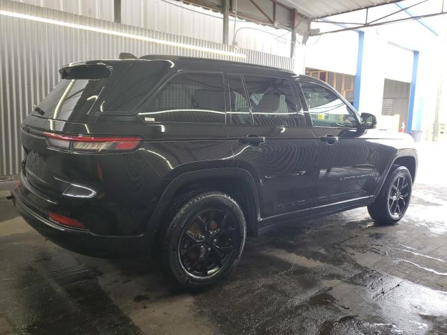 1C4RJHAG7R8520029 - 2024 JEEP GRAND CHER LAREDO BLACK photo 3