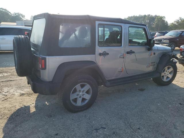 1C4BJWDG6JL869606 - 2018 JEEP WRANGLER U SPORT GRAY photo 3