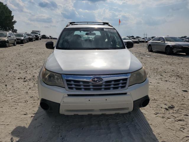 JF2SHABC1DH411494 - 2013 SUBARU FORESTER 2.5X WHITE photo 5