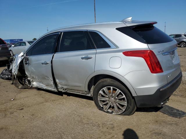 1GYKNDRS8JZ160298 - 2018 CADILLAC XT5 LUXURY SILVER photo 2