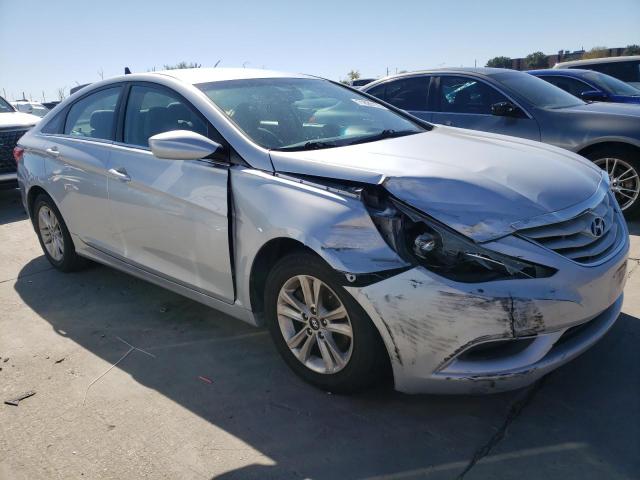 5NPEB4AC6DH770244 - 2013 HYUNDAI SONATA GLS SILVER photo 4