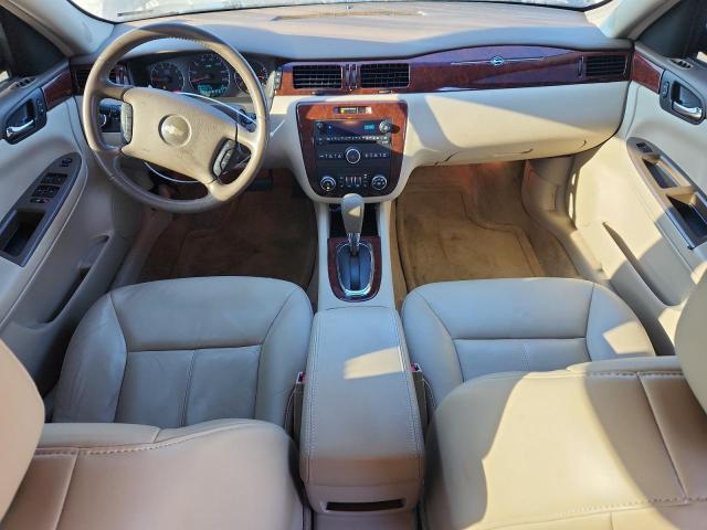 2G1WT58K181222818 - 2008 CHEVROLET IMPALA LT بني صورة 8