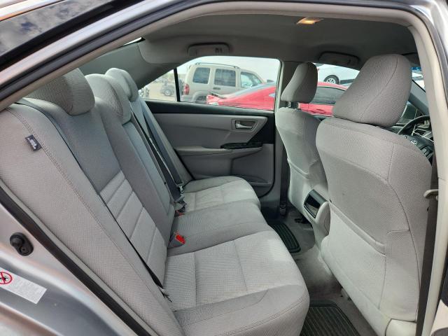 4T1BF1FKXFU988634 - 2015 TOYOTA CAMRY LE 银色 照片 10