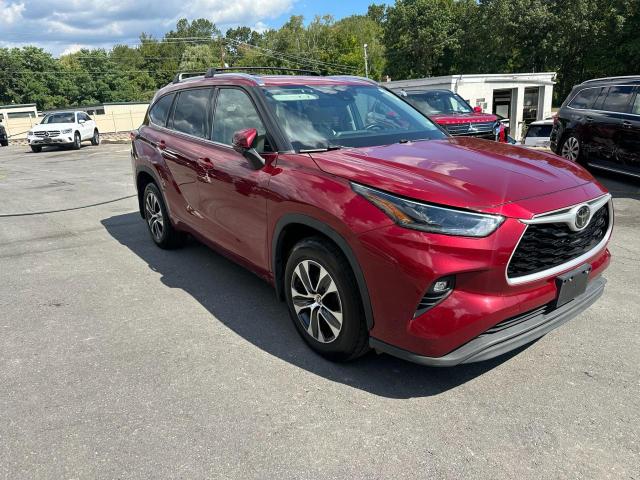5TDHZRBH9MS072236 - 2021 TOYOTA HIGHLANDER XLE Червоний фото 4