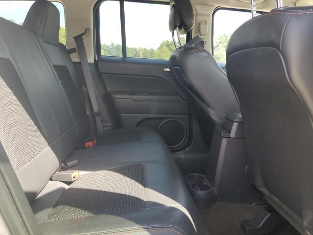 1C4NJRBB0GD673962 - 2016 JEEP PATRIOT SPORT SILVER photo 11