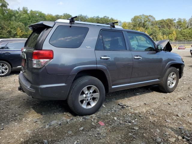 JTEBU5JR5D5117150 - 2013 TOYOTA 4RUNNER SR5 ნაცრისფერი ფოტო 3