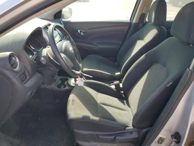 3N1CN7AP3JL875969 - 2018 NISSAN VERSA S Gümüş foto 7