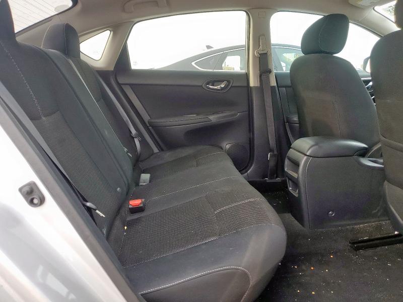 3N1AB7AP6JY209174 - 2018 NISSAN SENTRA S ვერცხლისფერი ფოტო 10