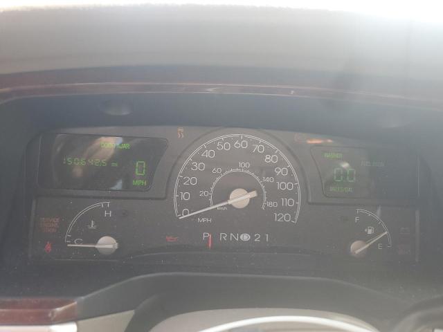 1LNHM81W84Y685781 - 2004 LINCOLN TOWN CAR EXECUTIVE GOLD photo 9