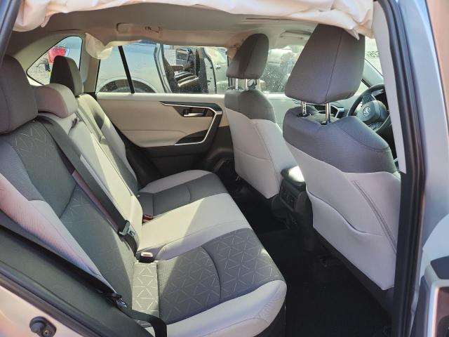4T3RWRFV2SU187236 - 2025 TOYOTA RAV4 XLE SILVER photo 11