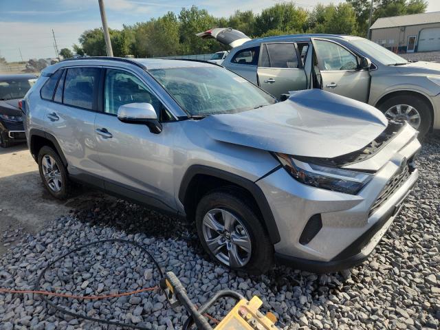 4T3RWRFV2SU187236 - 2025 TOYOTA RAV4 XLE SILVER photo 4
