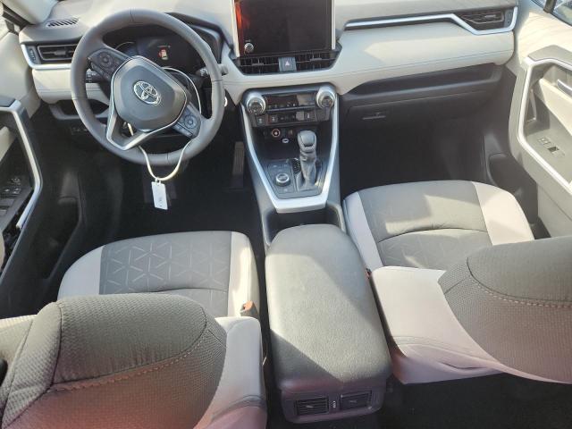 4T3RWRFV2SU187236 - 2025 TOYOTA RAV4 XLE SILVER photo 8